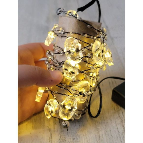 Halloween light up skulls string light Cosmo home accessory - Picture 8 of 8